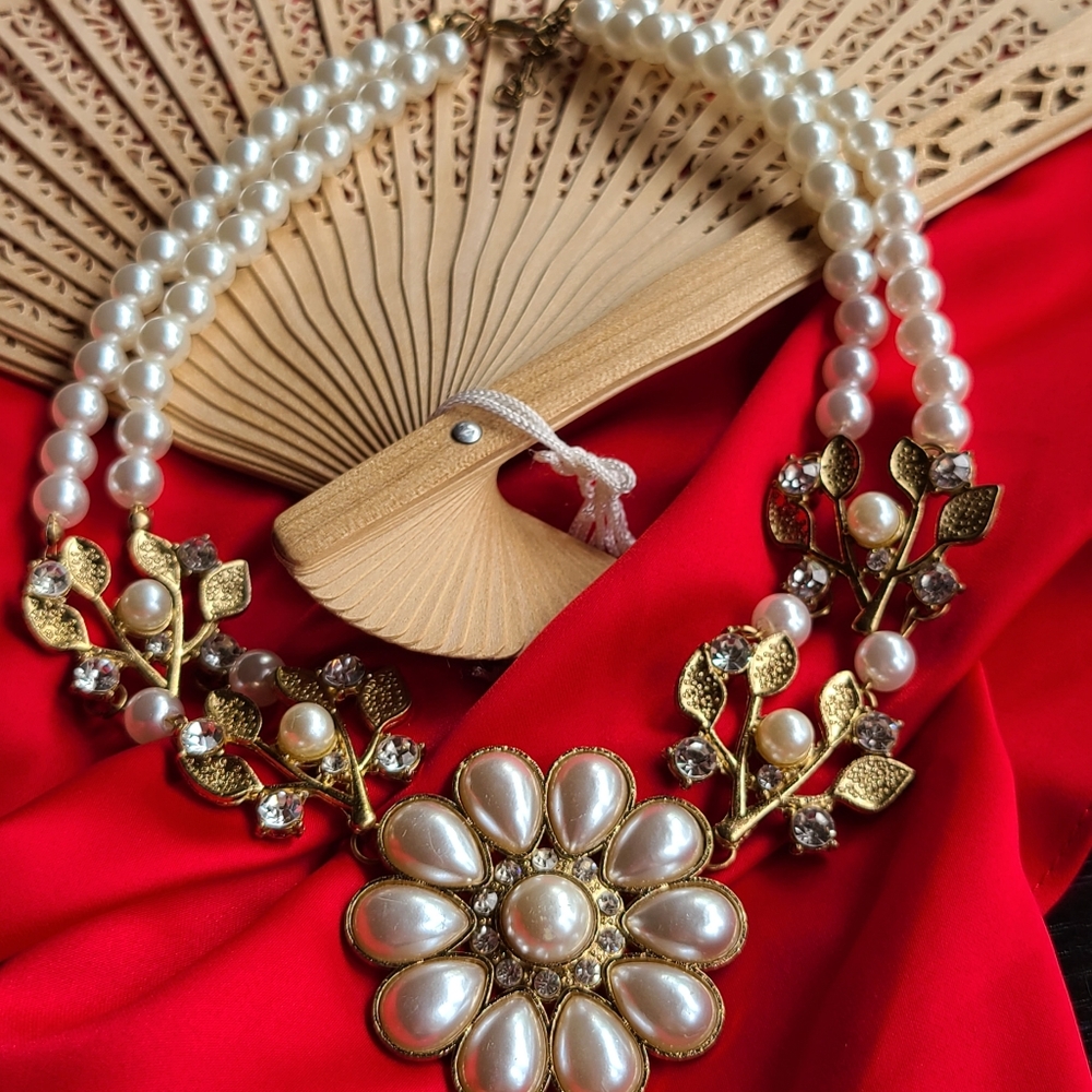 Elegant Pearl and Gold Floral Necklace Kids Necklace